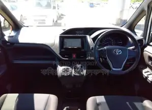 Toyota Noah Hybrid 2020