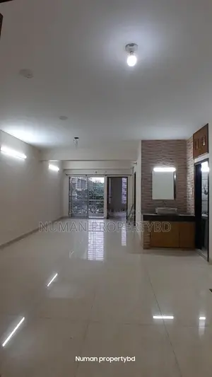 ১৮০০ বর্গফুট ৩ বেড নতুন বিলাসবহুল সেমি ফার্নিশড ফ্ল্যাট ভাড়া