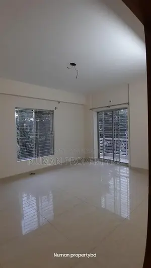 1800 sq ft 3 bedroom new luxurious semi-furnished flat for rent