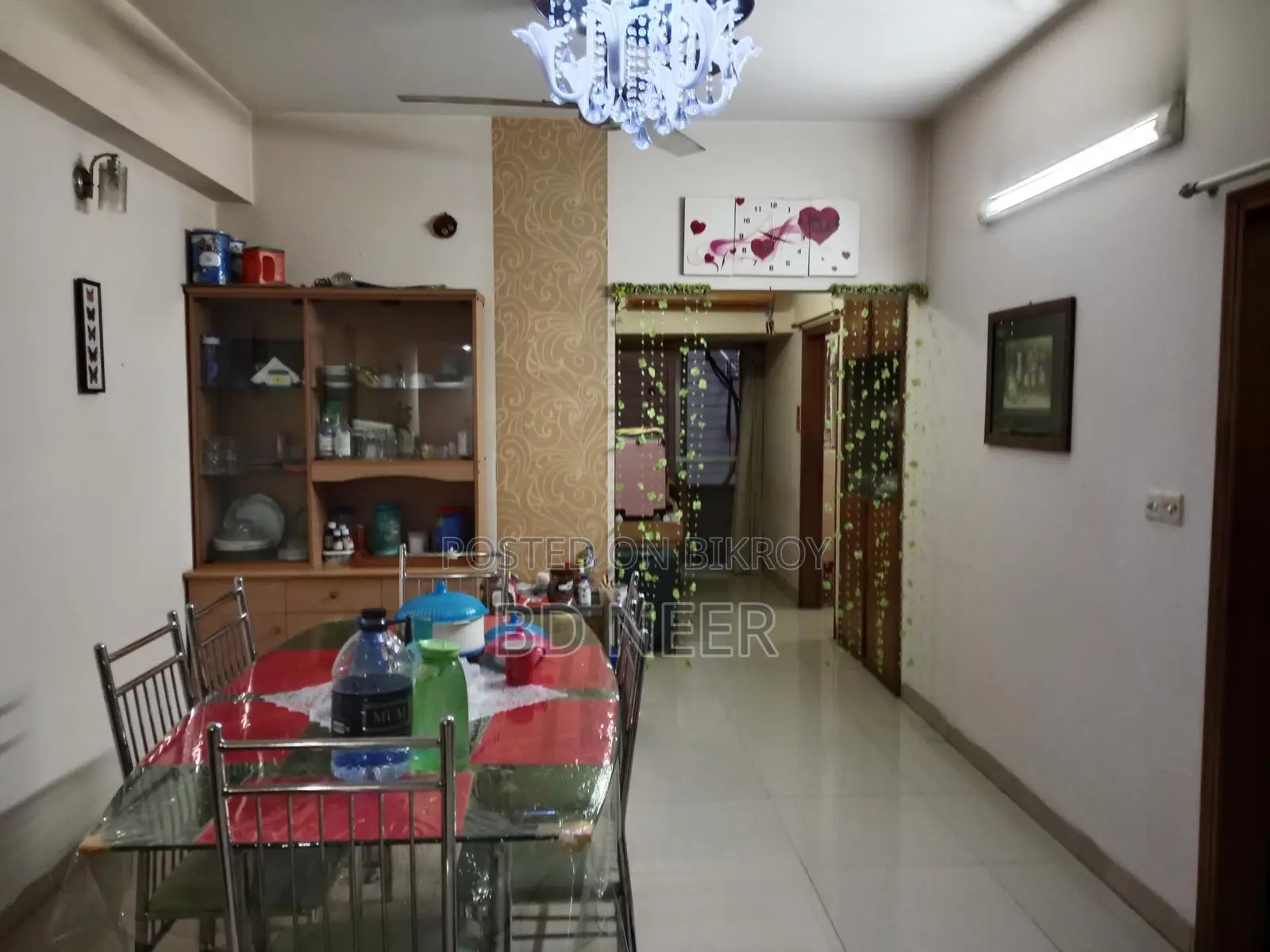 good looking semi furnish 3 Bed room apt rent in Gulshan
