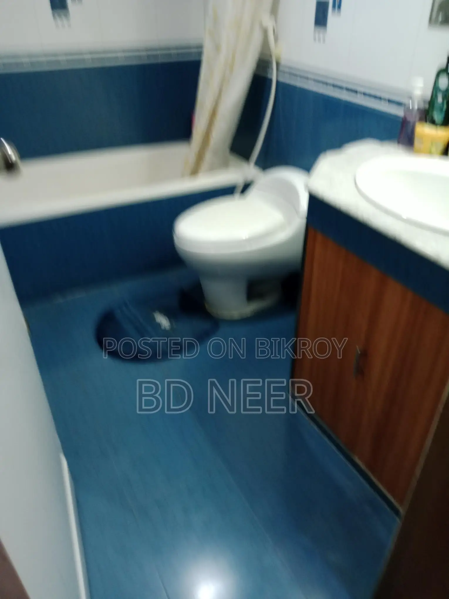 good looking semi furnish 3 Bed room apt rent in Gulshan