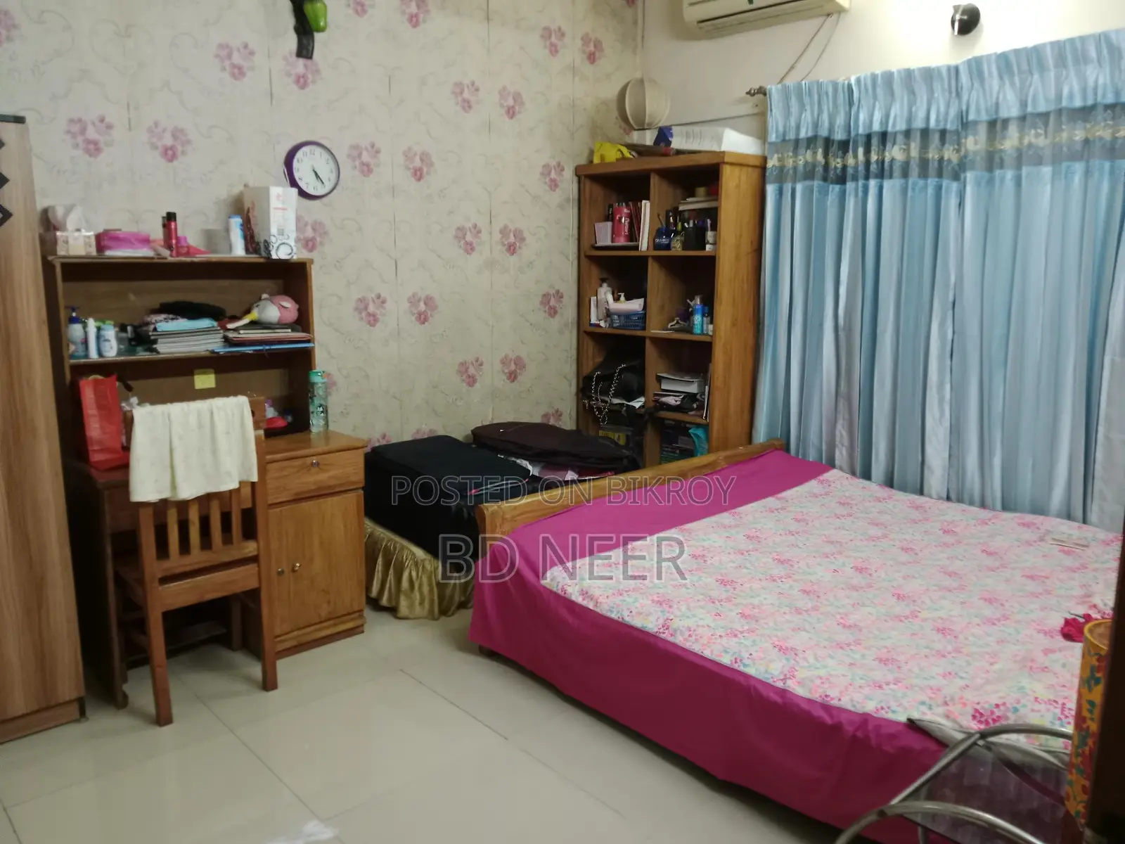 good looking semi furnish 3 Bed room apt rent in Gulshan