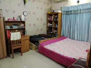 good looking semi furnish 3 Bed room apt rent in Gulshan