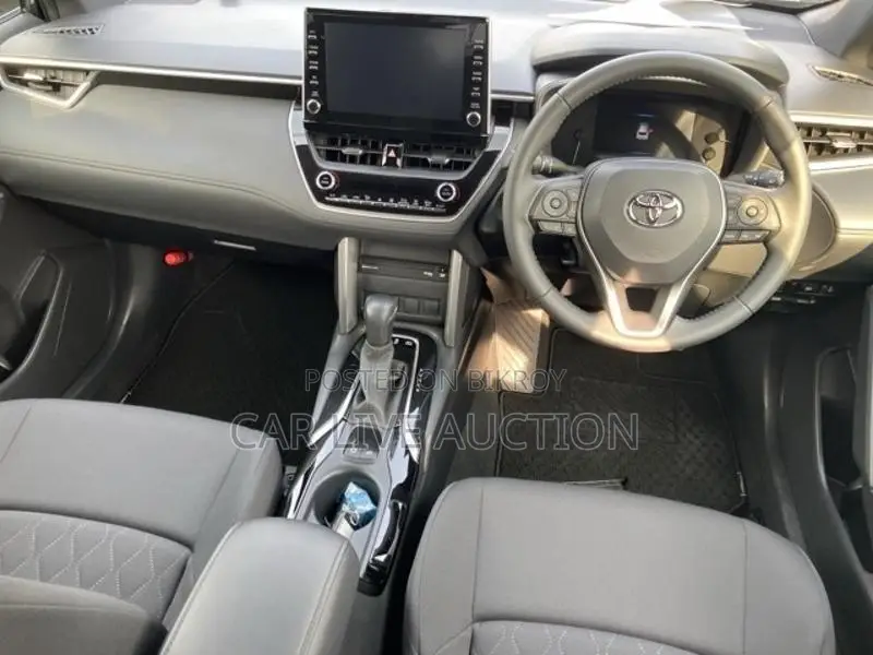 Toyota Corolla Cross HYBRID x 2021