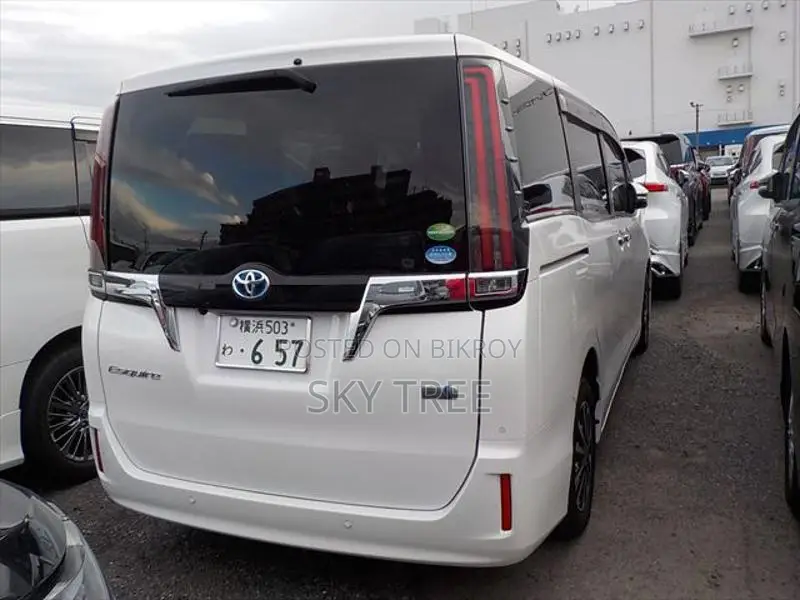 Toyota Esquire GI PKG 2020