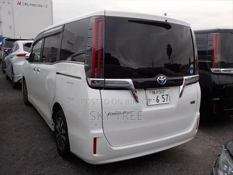 Toyota Esquire GI PKG 2020