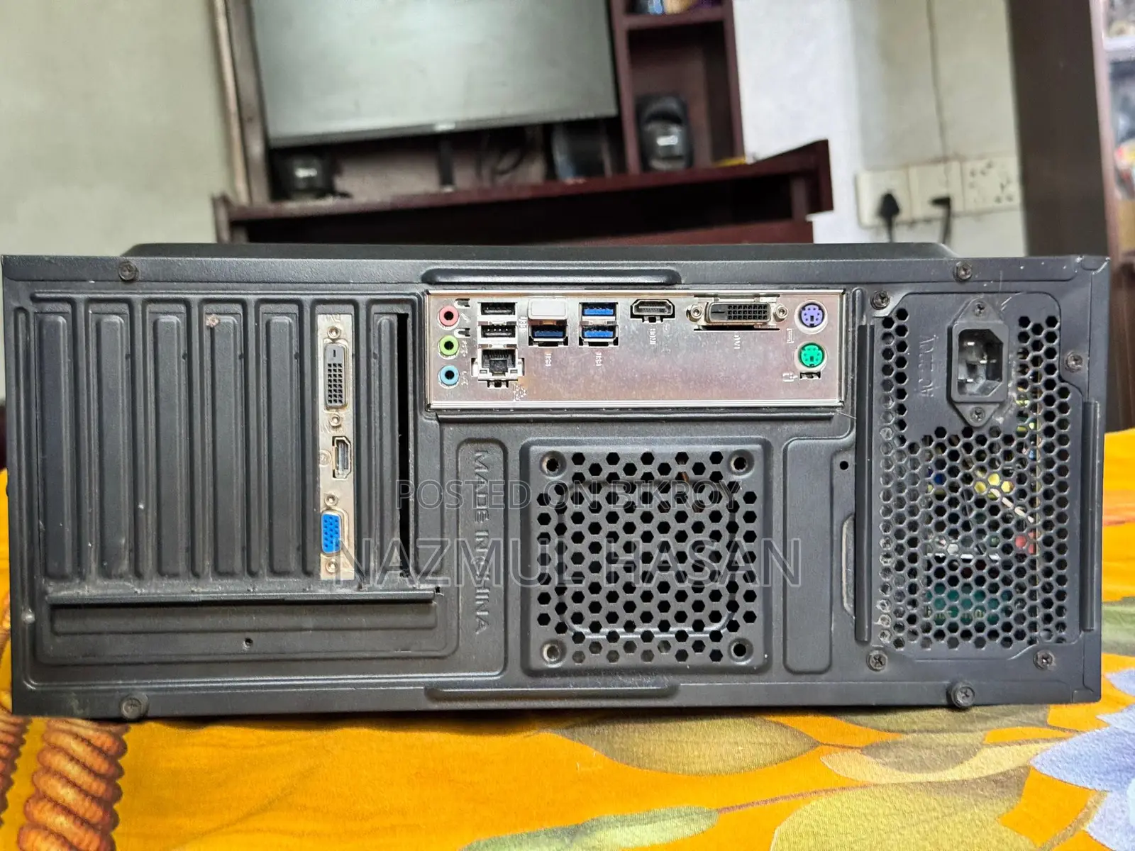 একটি পিসি মনিটর সহ বিক্রি হবে