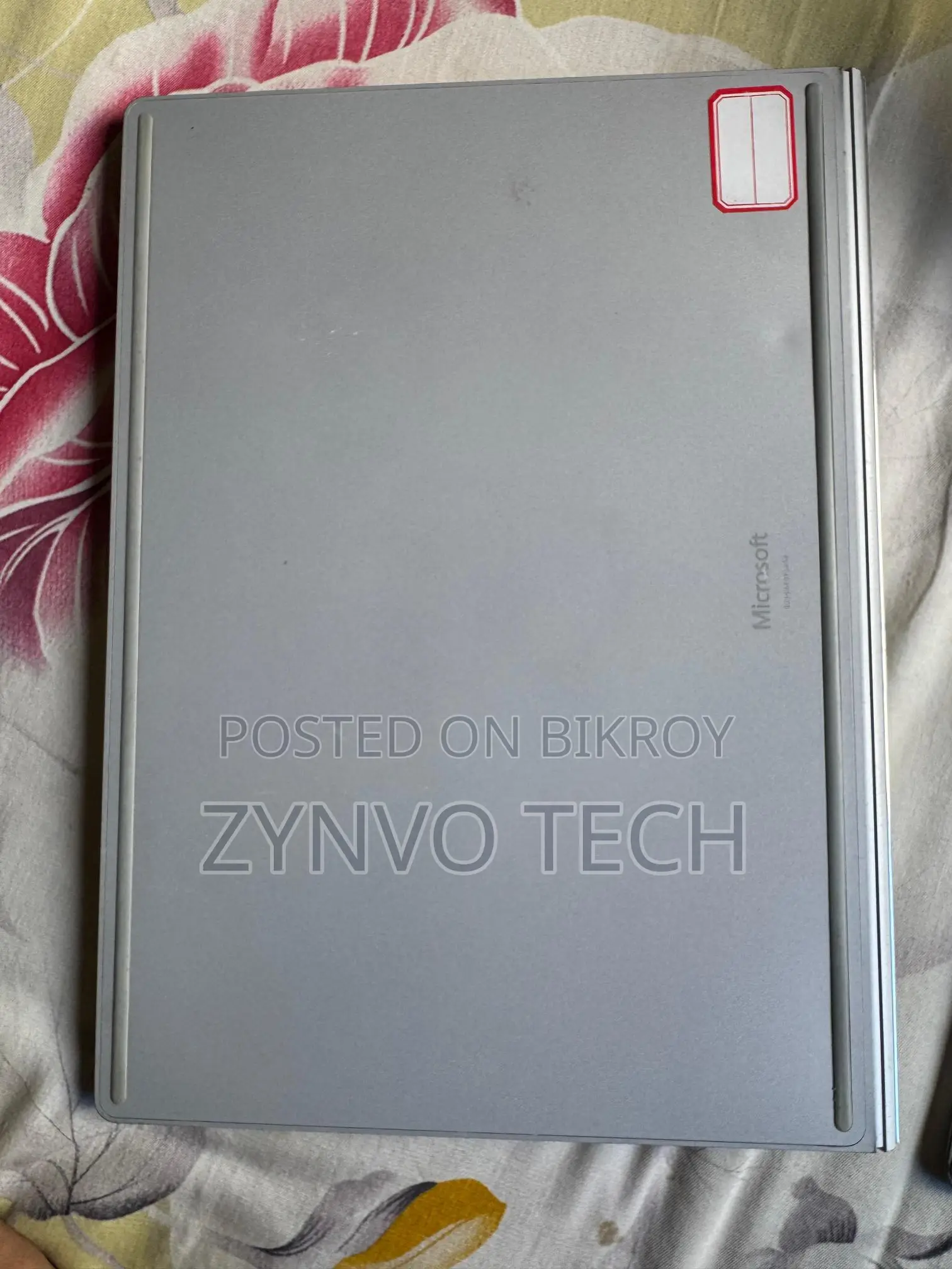 সারফেস ল্যাপটপ ২