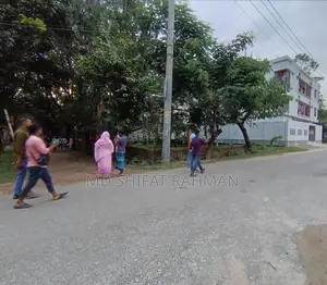 বড়বাড়ি গাছা নিলয়ে বাড়িসহ ৩কাটা জমি সরাসরি মালিক থেকে বিক্রি হবে