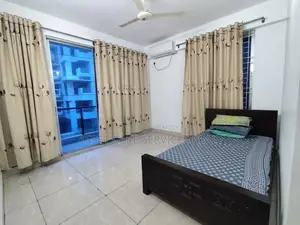 বনানীতে ৩ বেডের ফুল ফার্নিশড অ্যাপার্টমেন্ট ভাড়া হবে