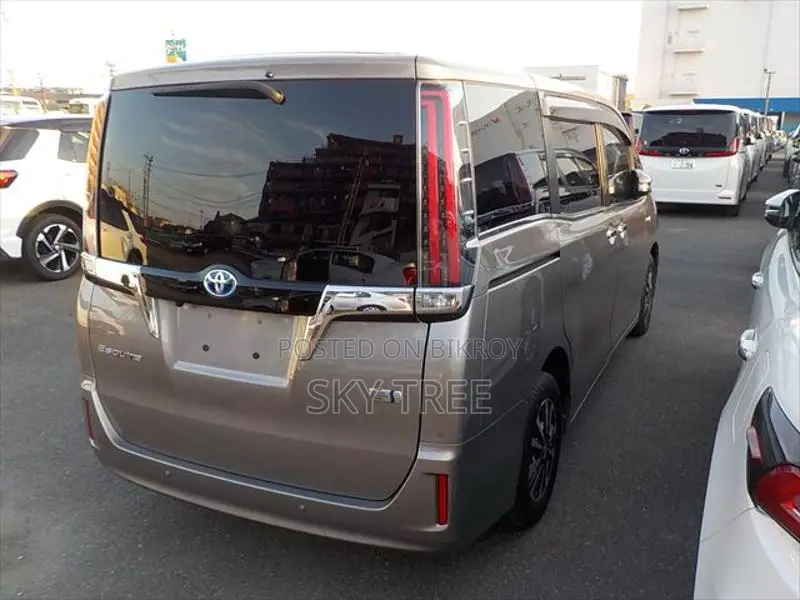 Toyota Esquire GI PREMIUM PKG 2020