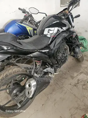 Suzuki Gixxer Monotone . 2017