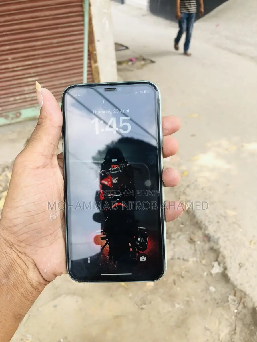 Apple iPhone 11 (Used)