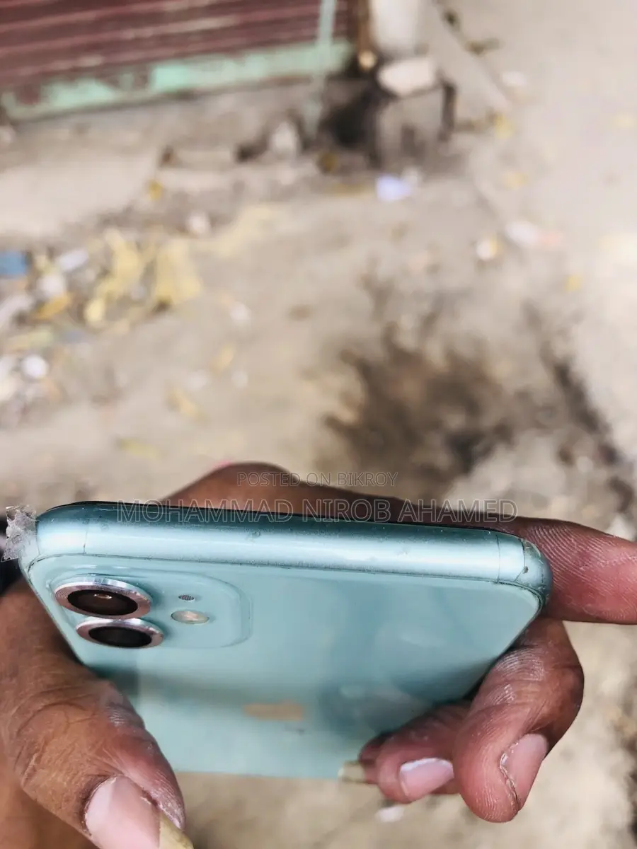 Apple iPhone 11 (Used)