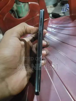 Samsung Galaxy S21 . (Used)