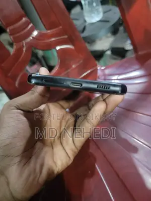 Samsung Galaxy S21 . (Used)