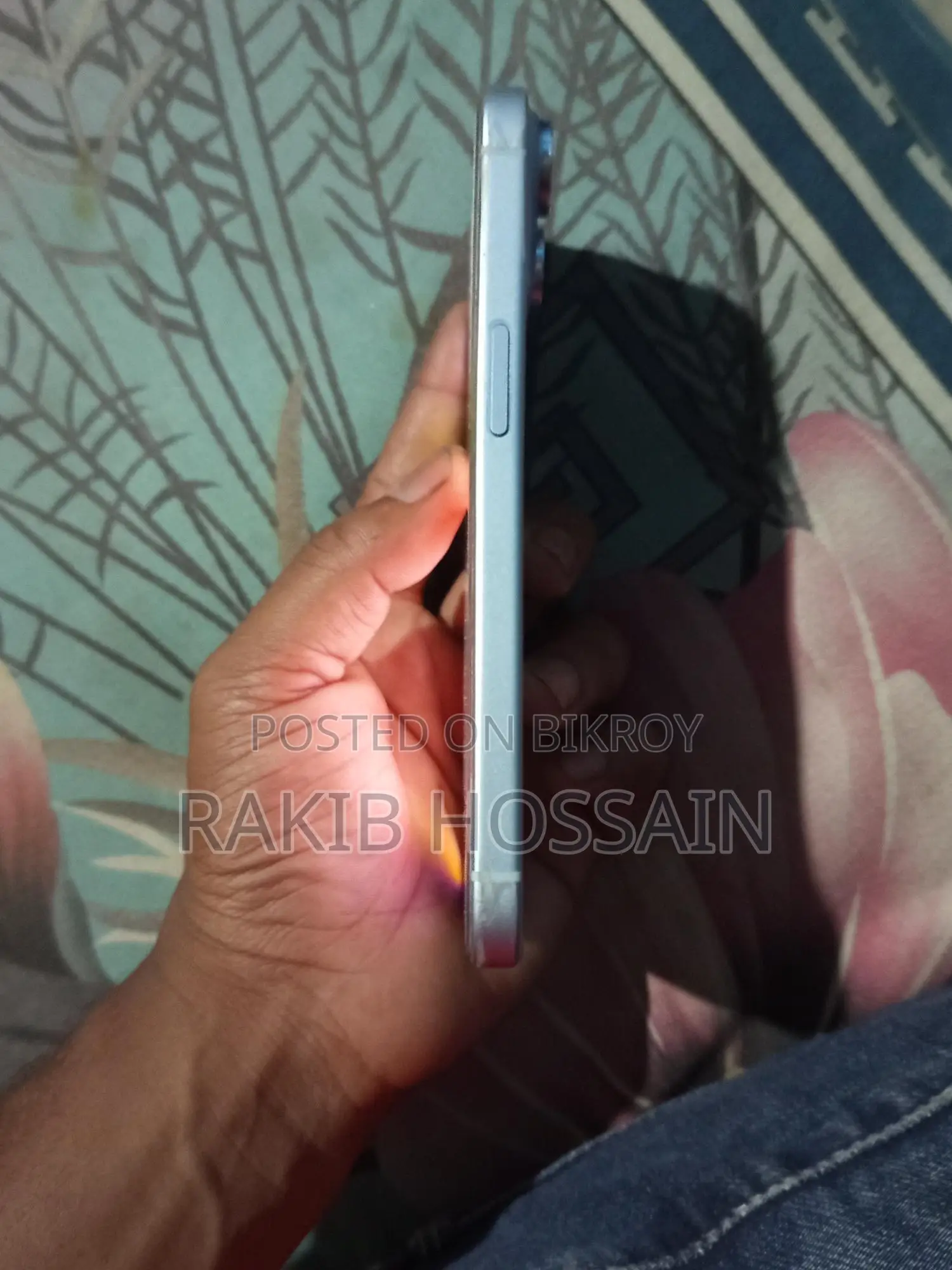 Apple iPhone 15 Meddle East (Used)