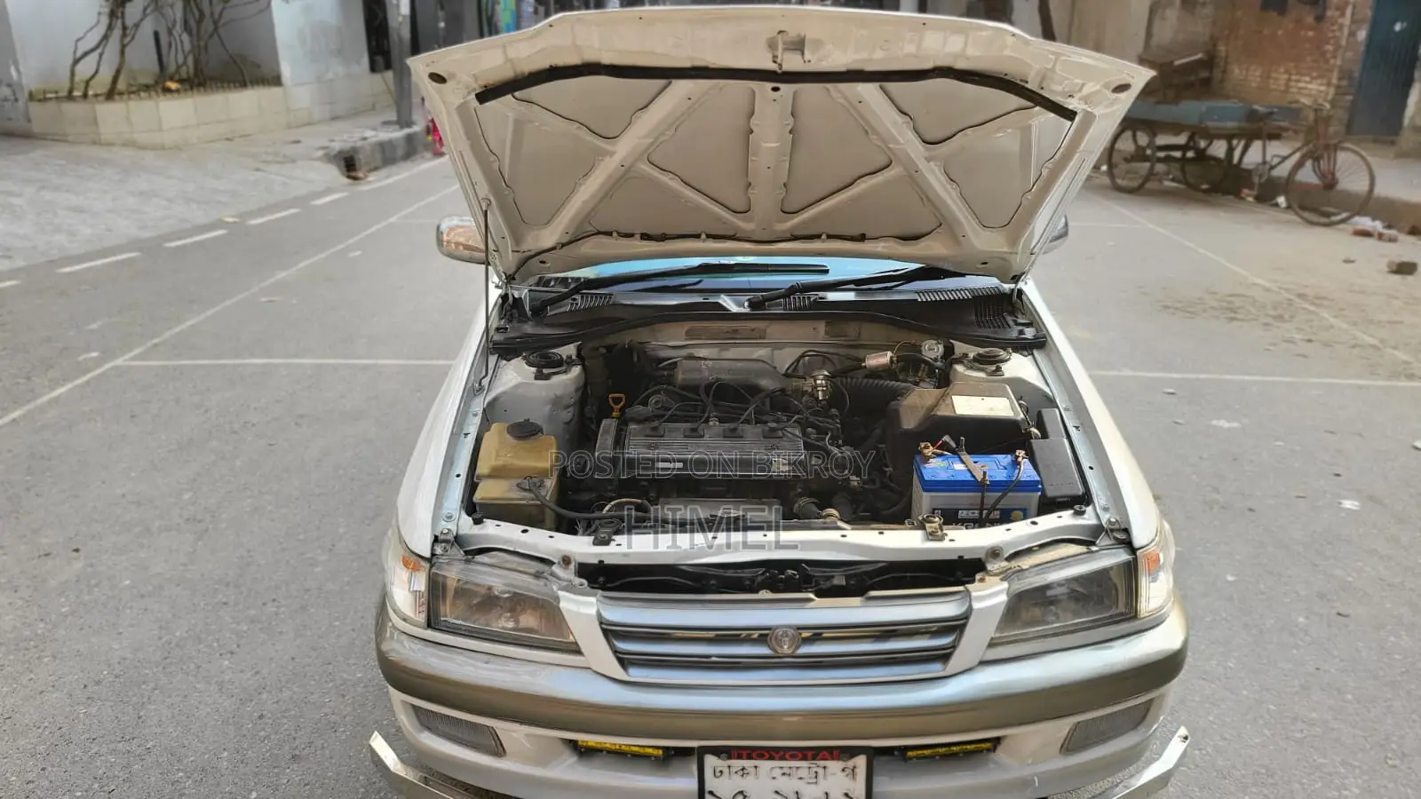 Toyota Corona . 1999