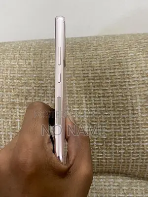 Samsung Galaxy S22 . (Used)