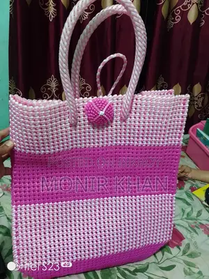 খুবই মজবুত এবং সুন্দর একটি ব্যাগ