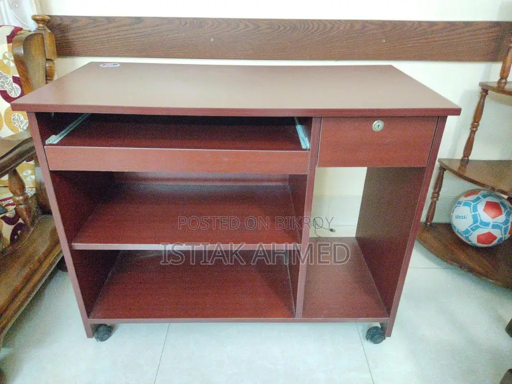 Computer Table Fully Freshed