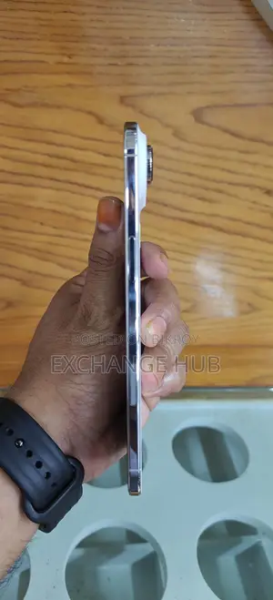 অ্যাপল আইফোন এয়ার ১০০% (ব্যবহৃত)