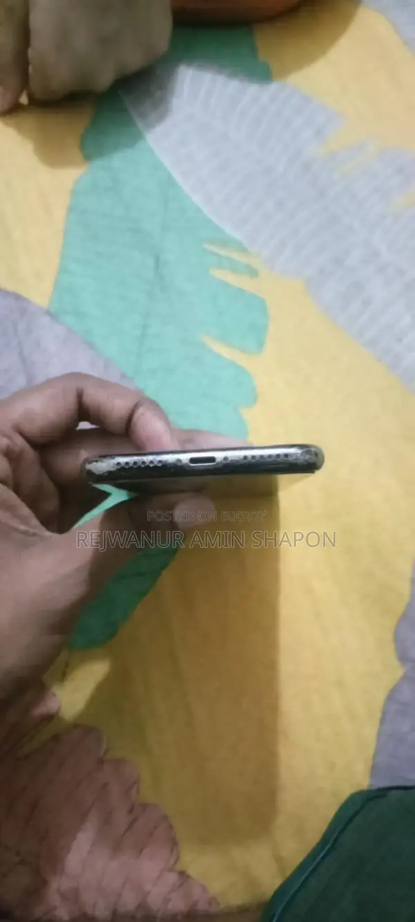 Apple iPhone X 64GB (Used)