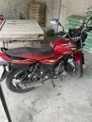 Bajaj Discover 100 . 2015
