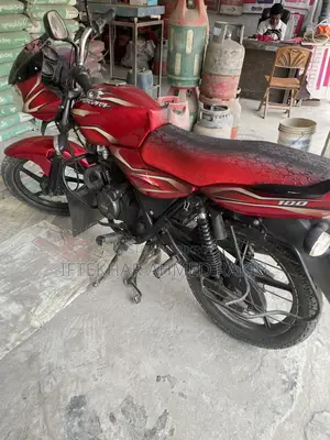 Bajaj Discover 100 . 2015