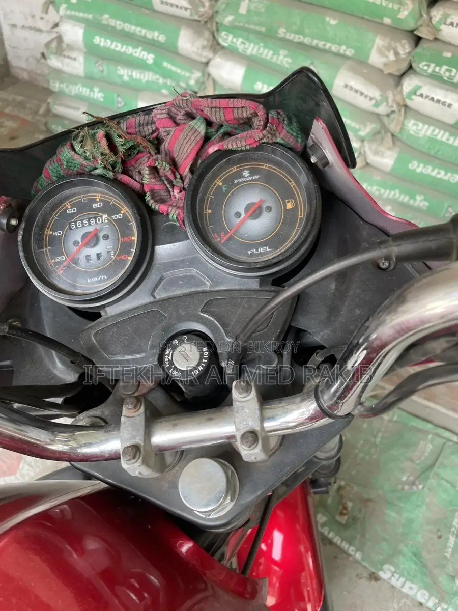 Bajaj Discover 100 . 2015