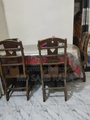 Dining table with 5 chairs - Emergency sale due to relocation