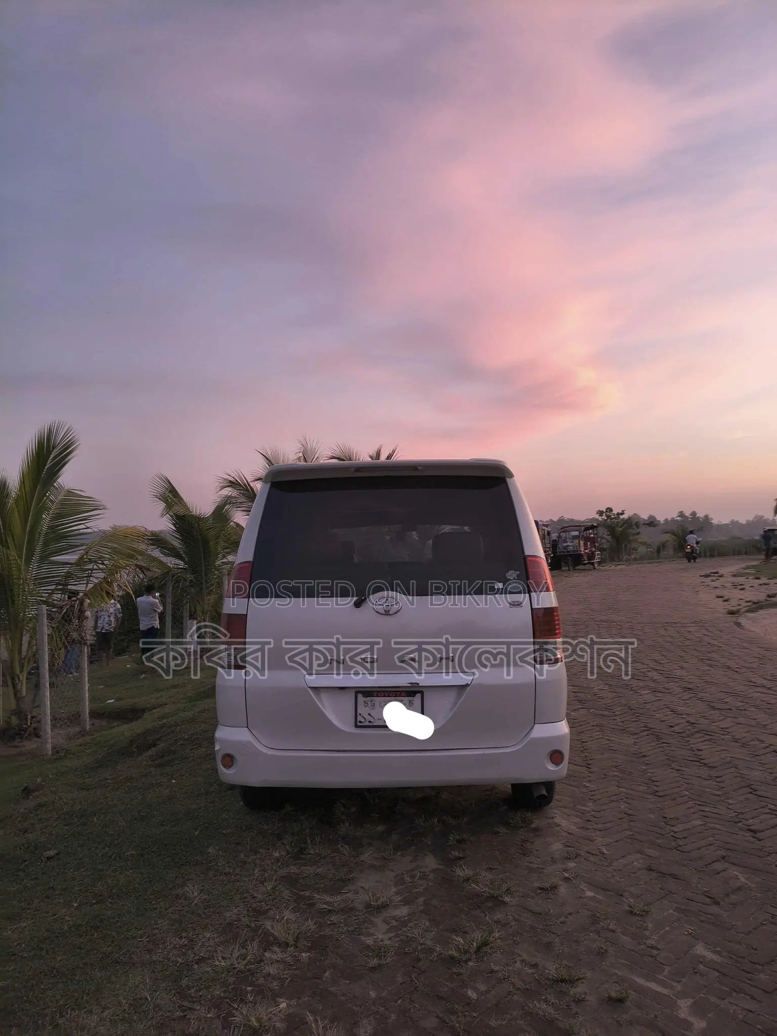 Toyota Noah sun roof 2004