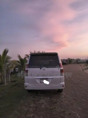 Toyota Noah sun roof 2004