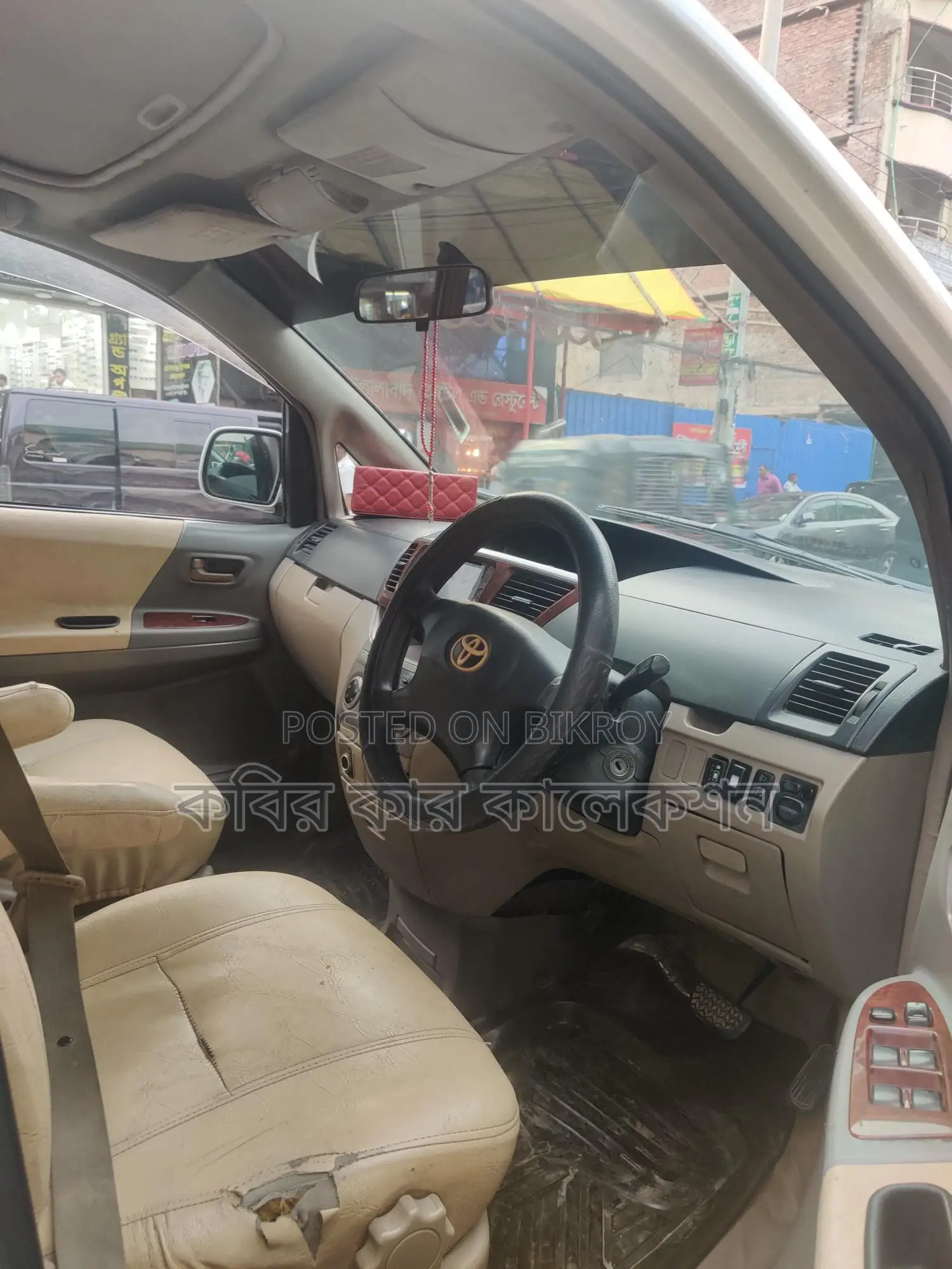 Toyota Noah sun roof 2004
