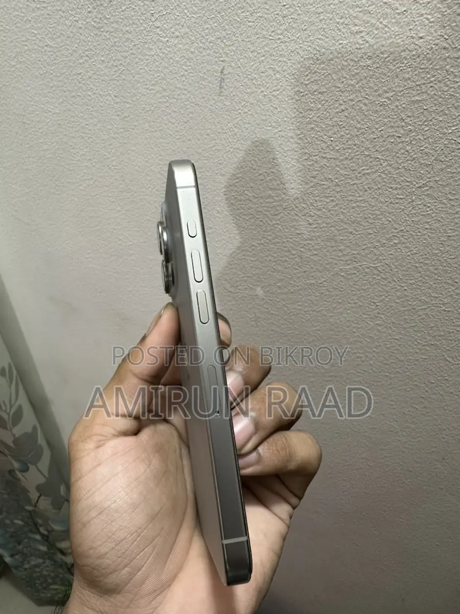 Apple iPhone 15 Pro (Used)
