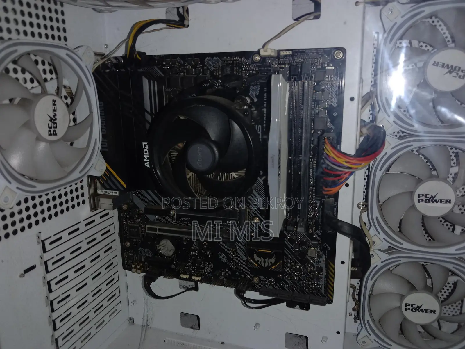 DESKTOP COMPUTER