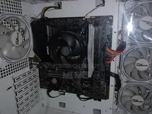 DESKTOP COMPUTER