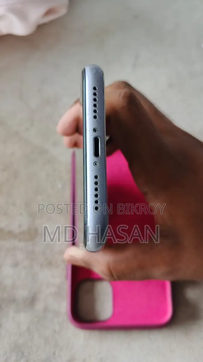 Apple iPhone 11 (Used)