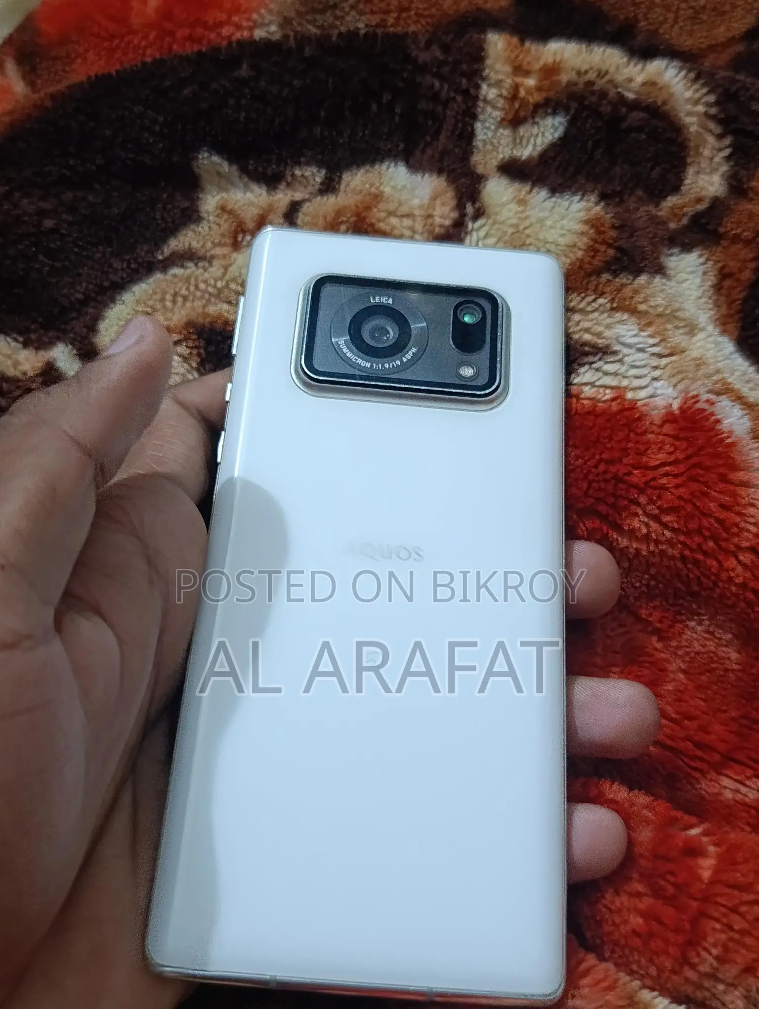 SHARP Aquos R6 . (Used)