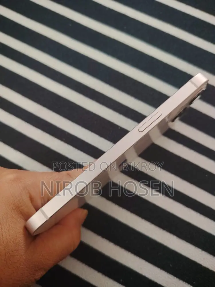 Apple iPhone 13 (Used)