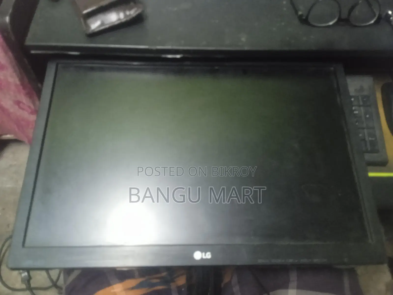 HP 22" monitor (Panel damaged, circuit working)