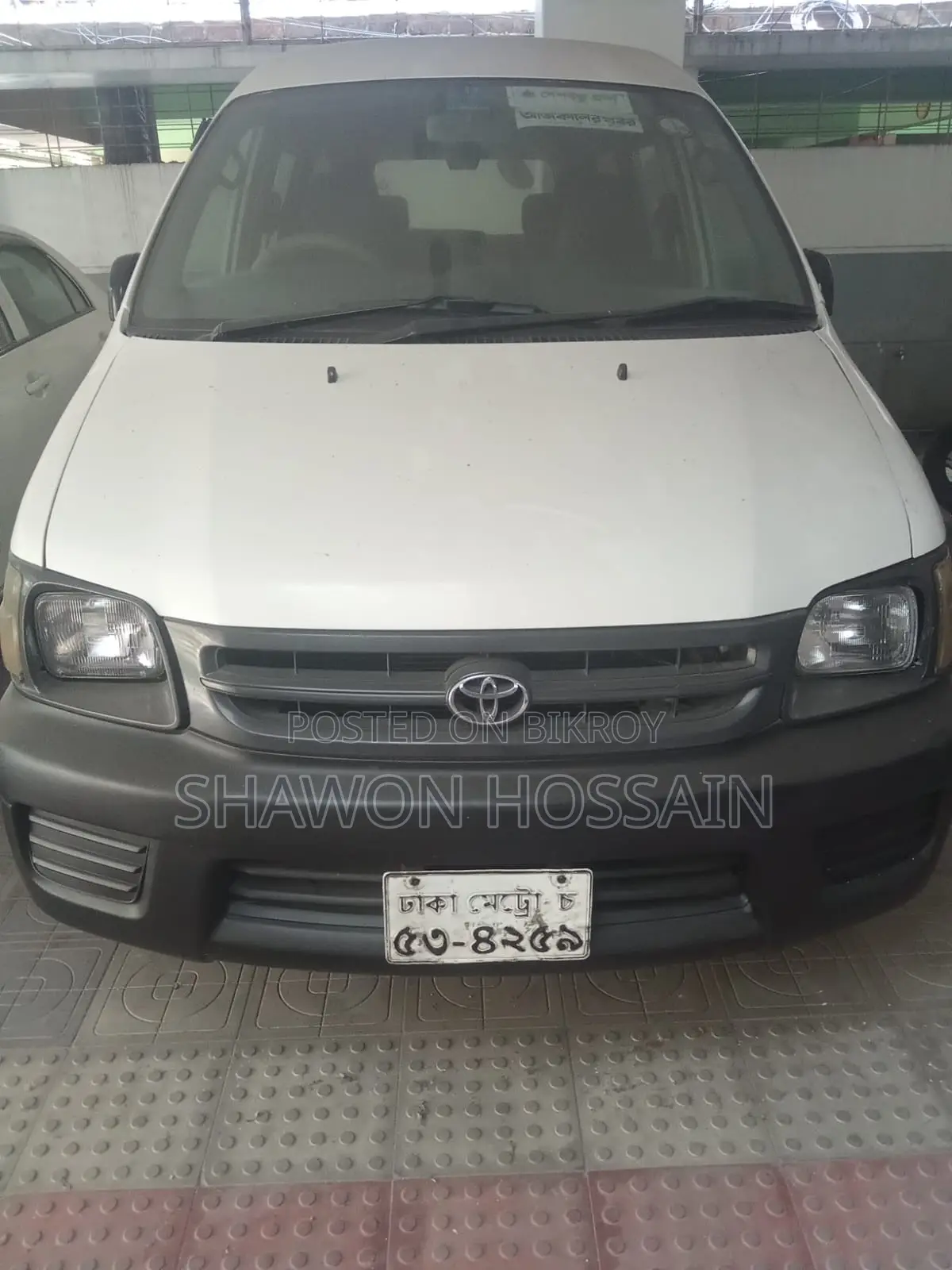 Toyota Noah KR42 2004