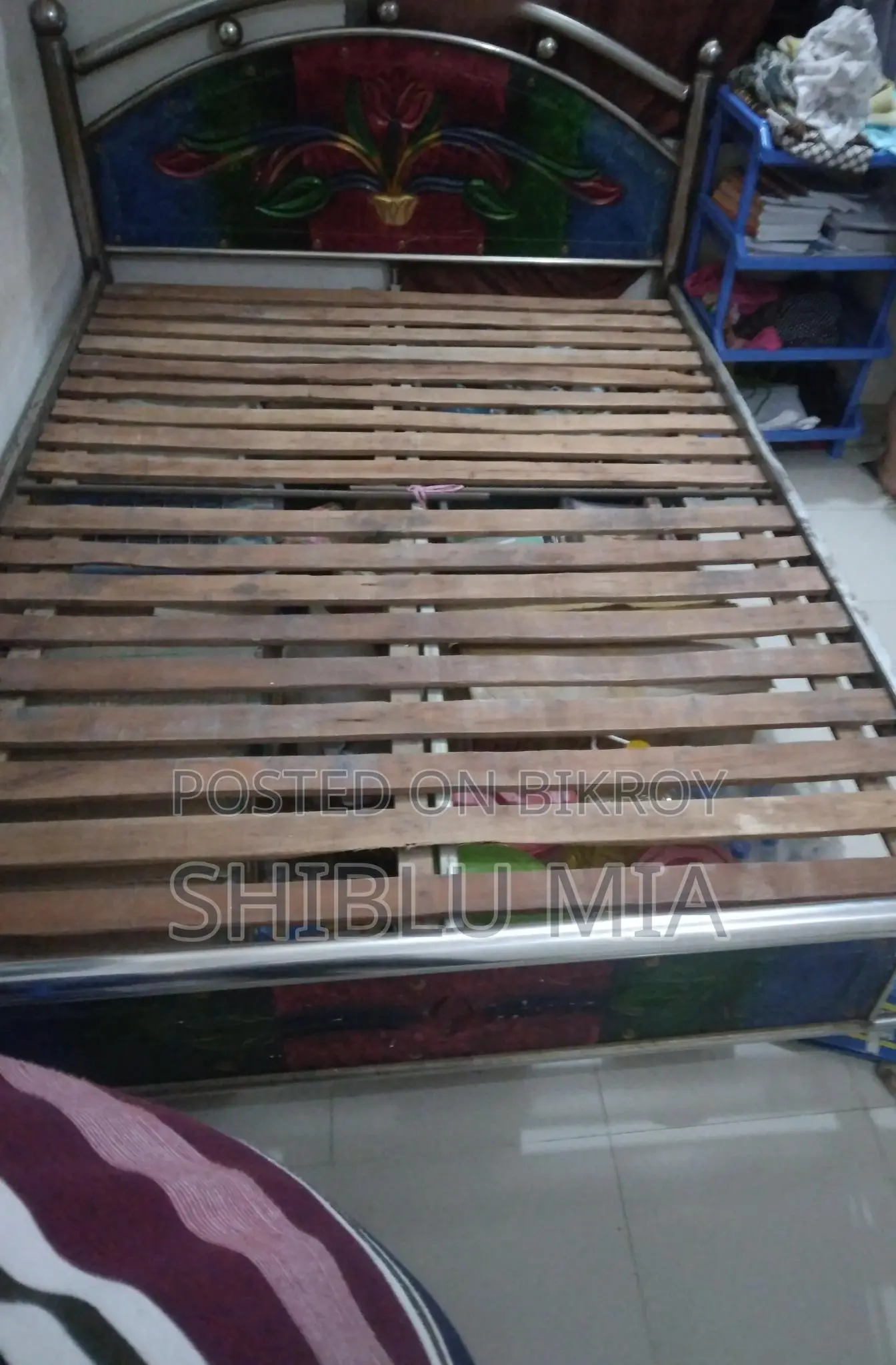 ষ্টিলের খাট