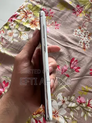 Samsung Galaxy S20 FE (Used)
