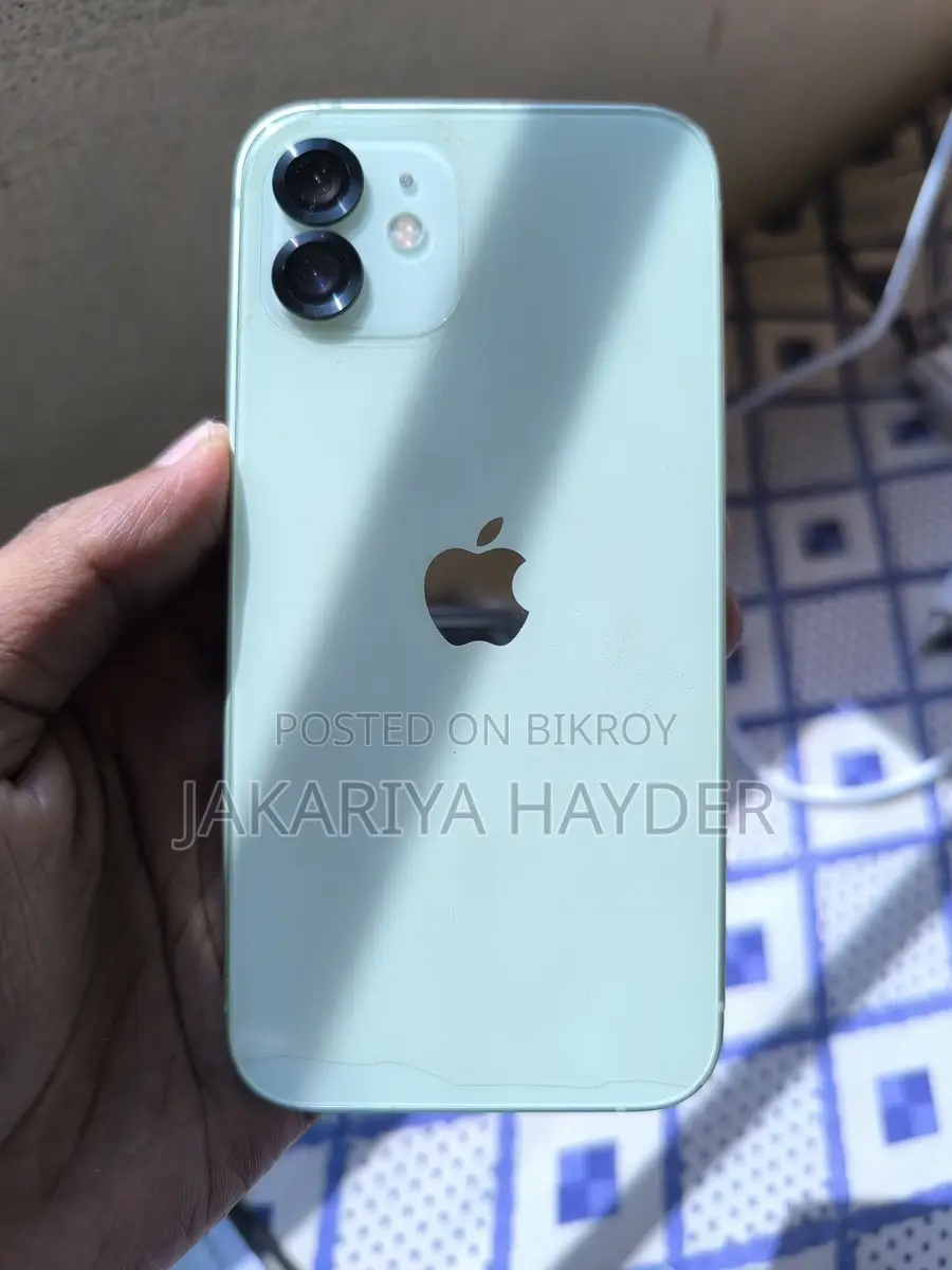 Apple iPhone 12 (Used)