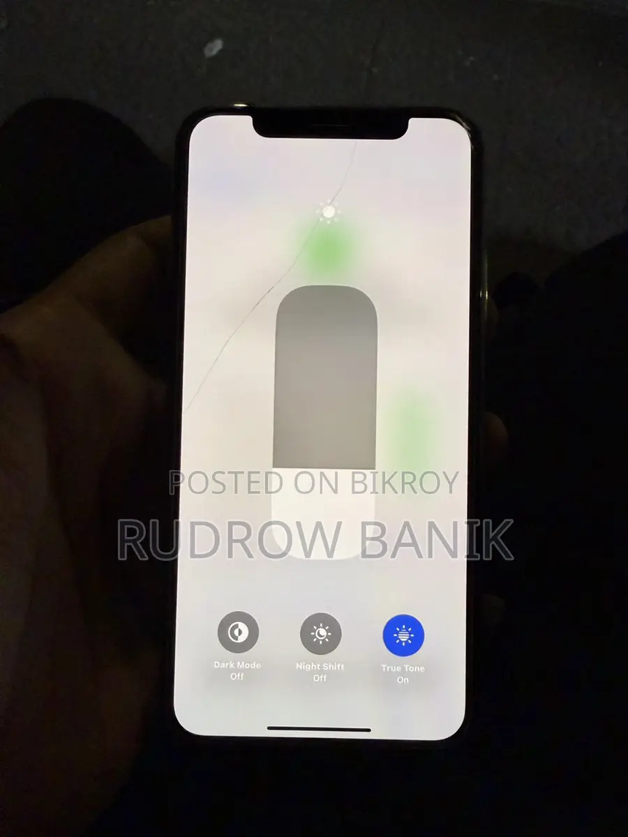 Apple iPhone XS . (Used)