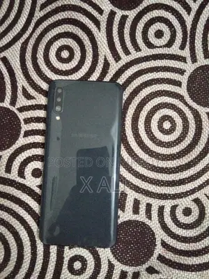 Samsung Galaxy A70 (Used)
