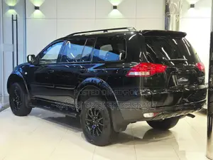 Mitsubishi Pajero sport 2012