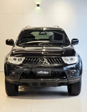 Mitsubishi Pajero sport 2012