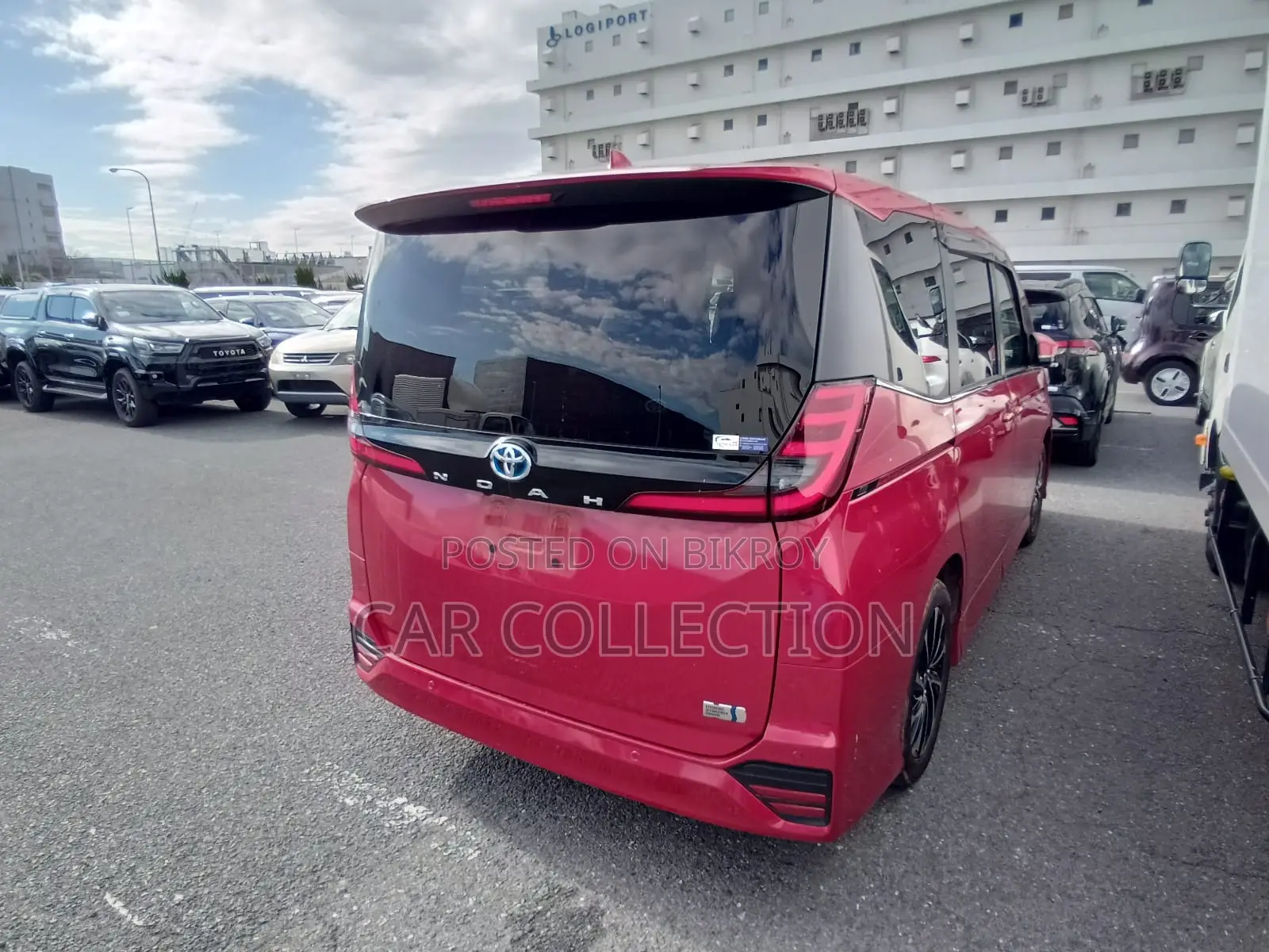 Toyota Noah S-Z, RED, G:- 5 2023